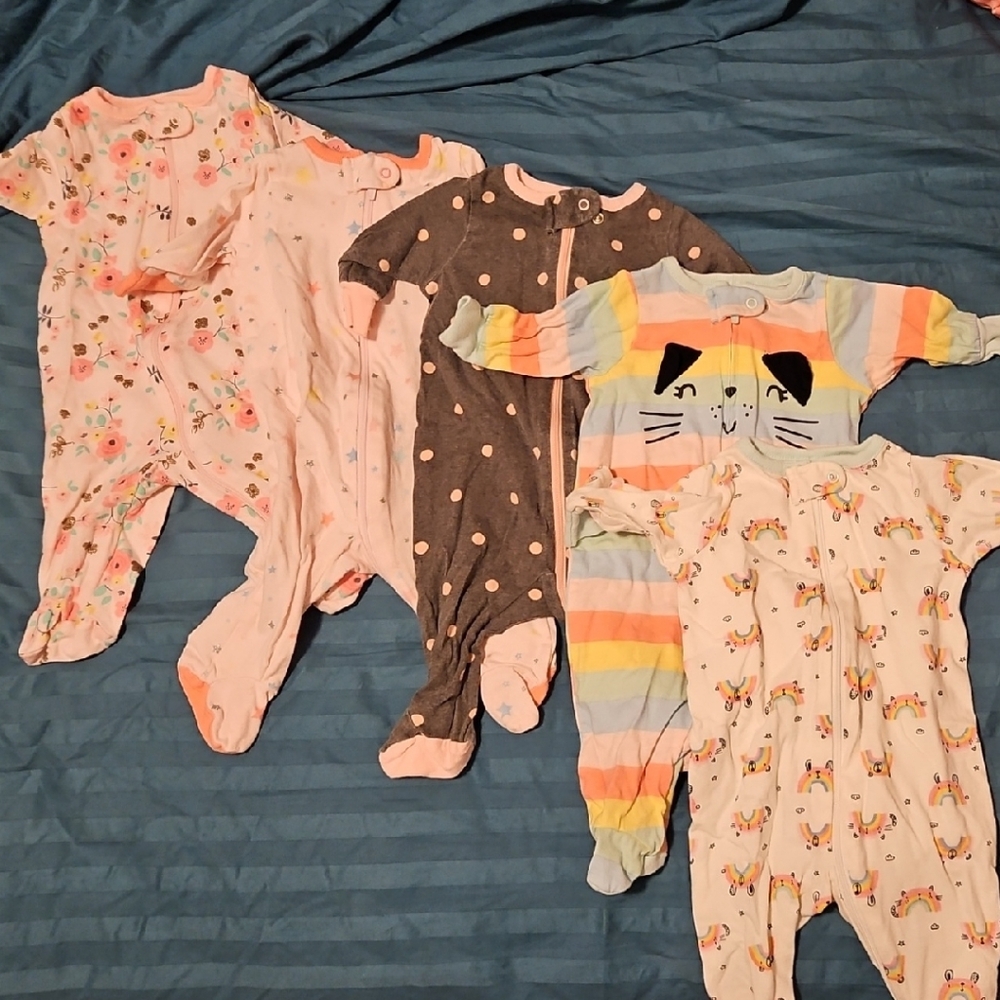 Set Of 5 Zippered Footed PJs
